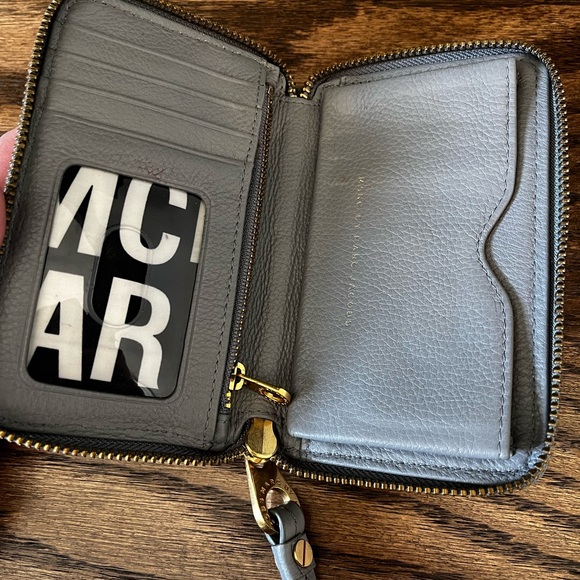 Marc by Marc Jacobs Wristlet! - Picture 5 of 5